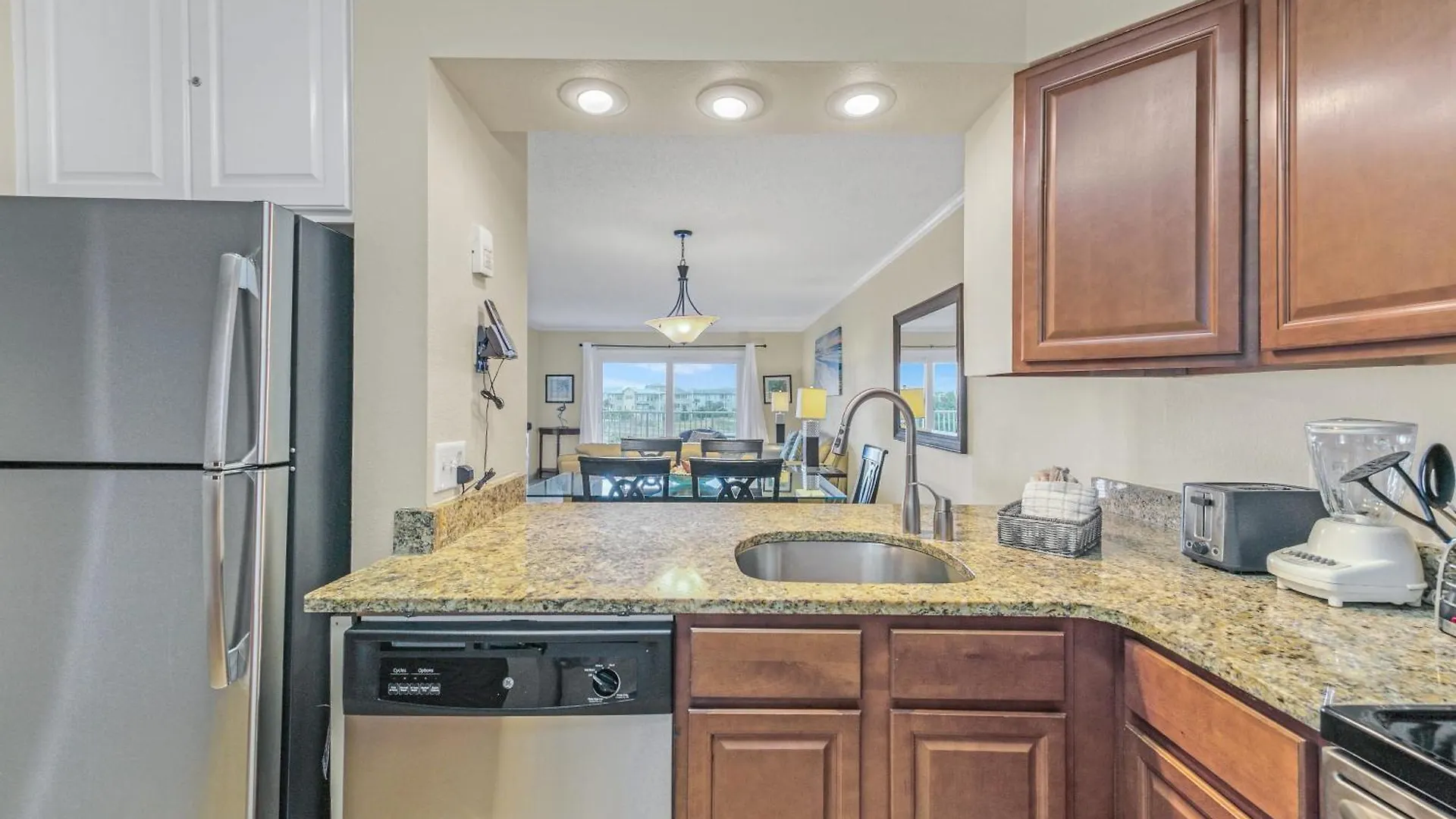 Islander 318, Updated 2 Bedroom 2 Bath, Free Beach Service Destin 0*,  United States