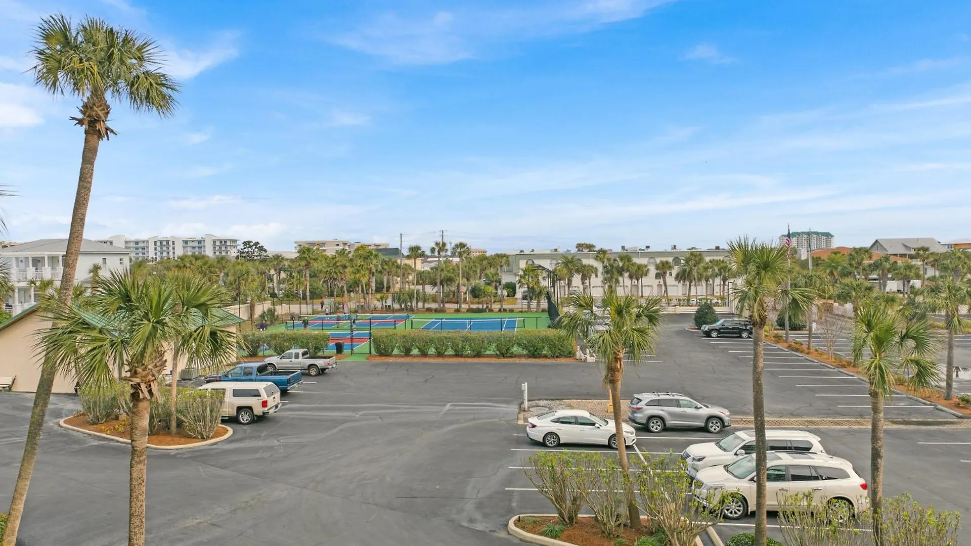 Islander 318, Updated 2 Bedroom 2 Bath, Free Beach Service Destin Holiday home