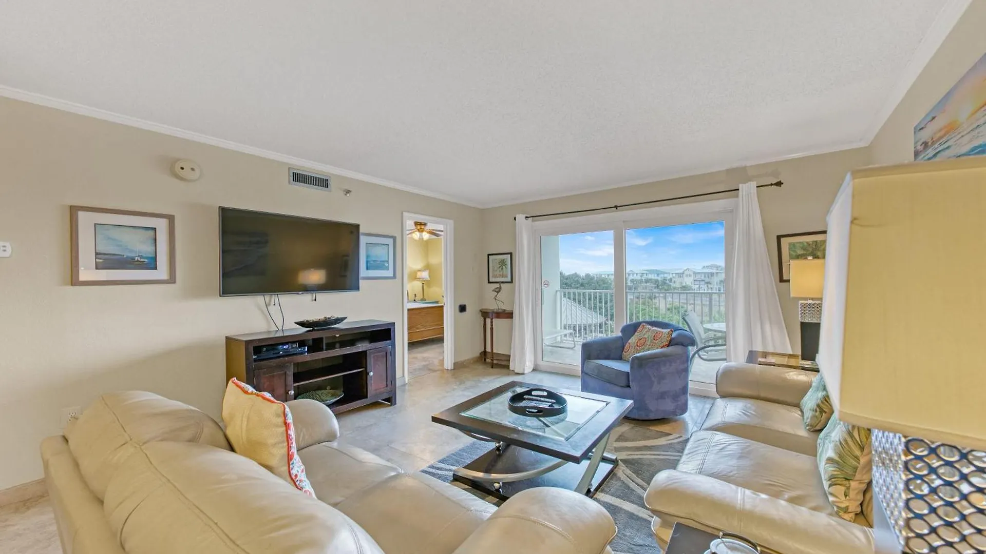 Islander 318, Updated 2 Bedroom 2 Bath, Free Beach Service Destin